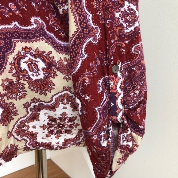 Anthropologie Tiny Blouse Womens Small Red Devas Popover Paisley Sequin Roll Tab - Picture 4 of 11